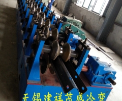 兩波護(hù)欄板成型設(shè)備