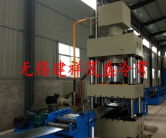 公路護欄板成型設(shè)備