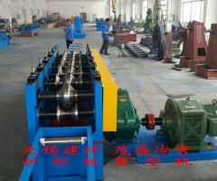 護(hù)欄板彎弧機(jī)